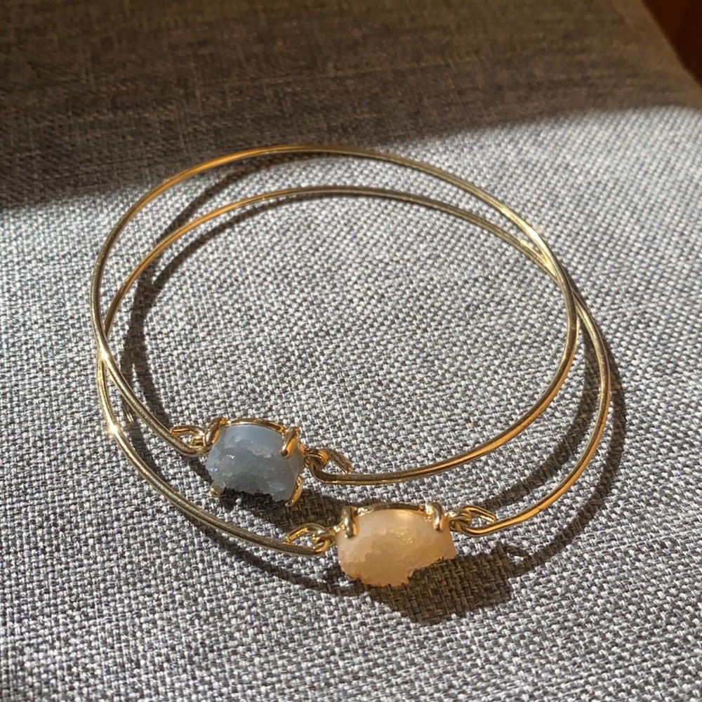 Set of two delicate bangles